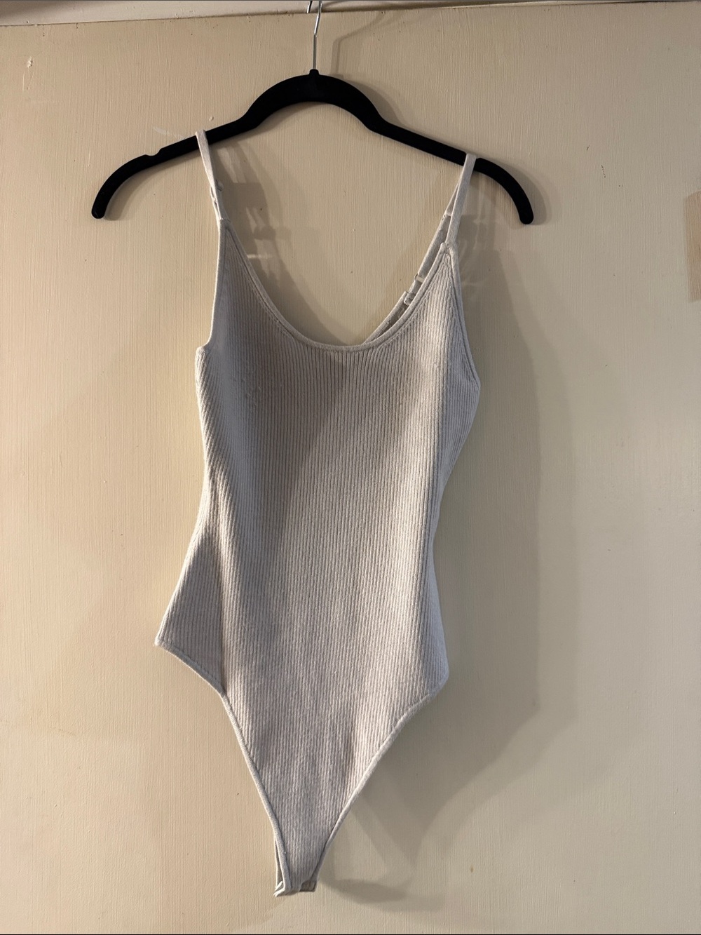 ALO Yoga Ribbed Scoop-Front Bandeau Bodysuit - Light Gray